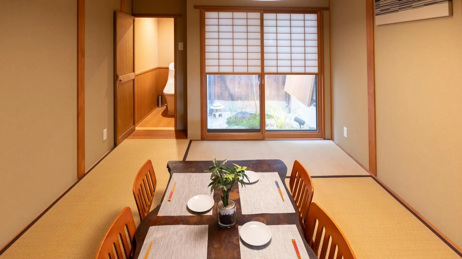 Mokuren Traditional Boutique Townhouse Kyoto 0*,  Japan